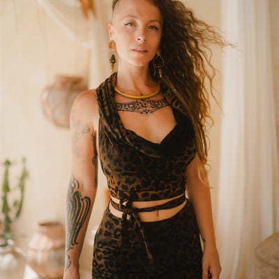 Jungle Heat Yoga Shorts & Cobra Hood Top