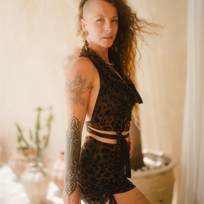 Jungle Heat Yoga Shorts & Cobra Hood Top