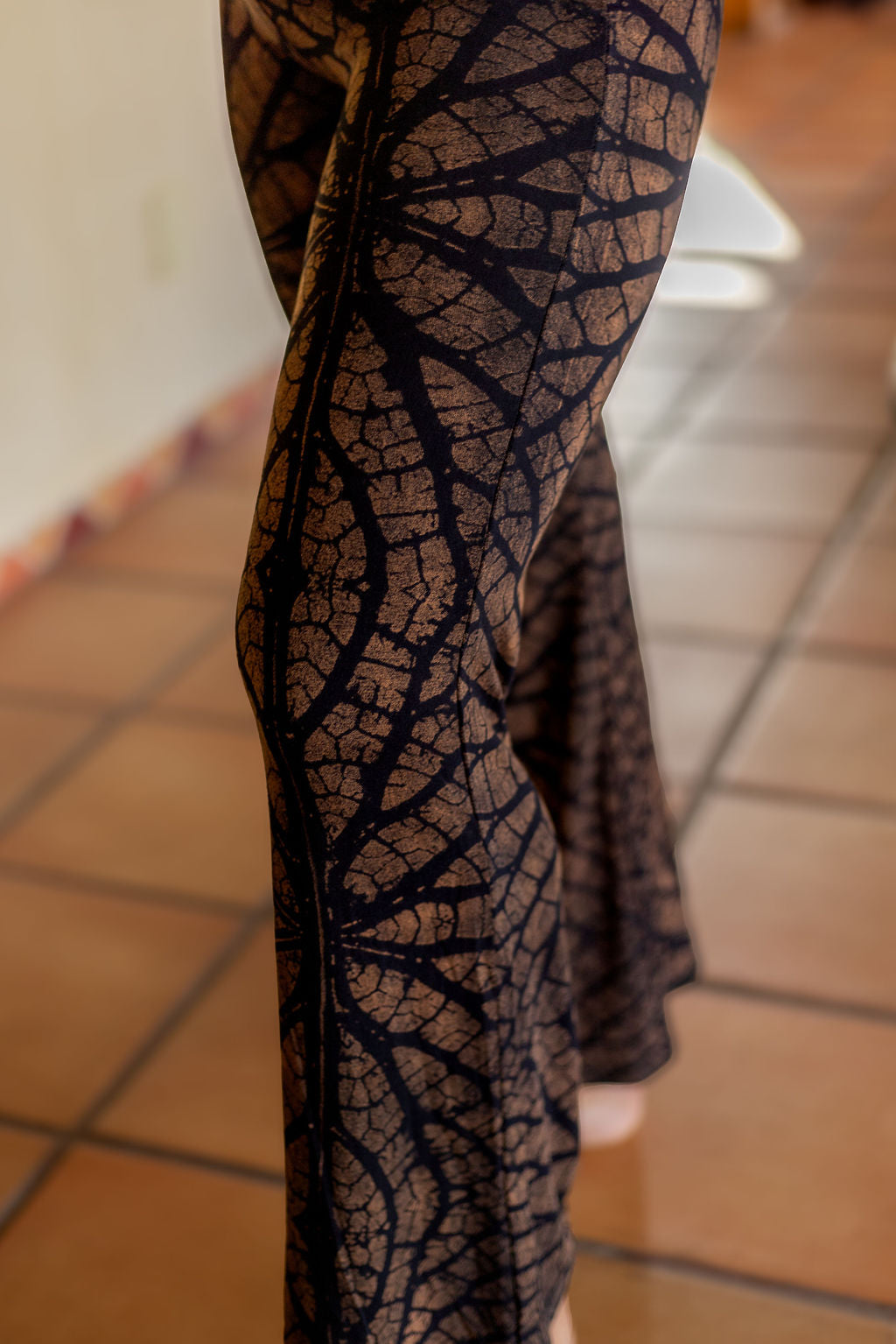 Wild-Flare Brown Leaf