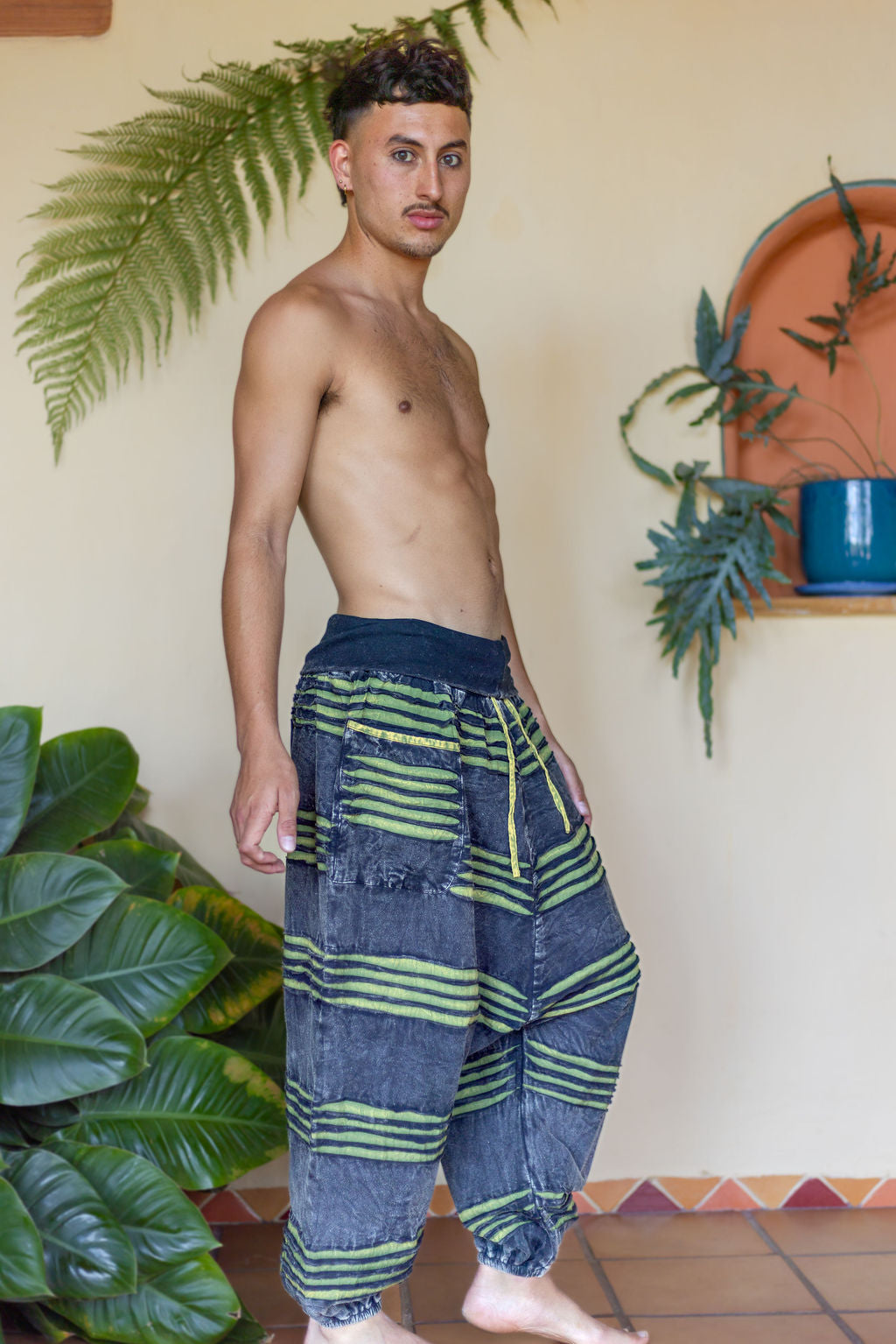 Harem pants With Shreddings