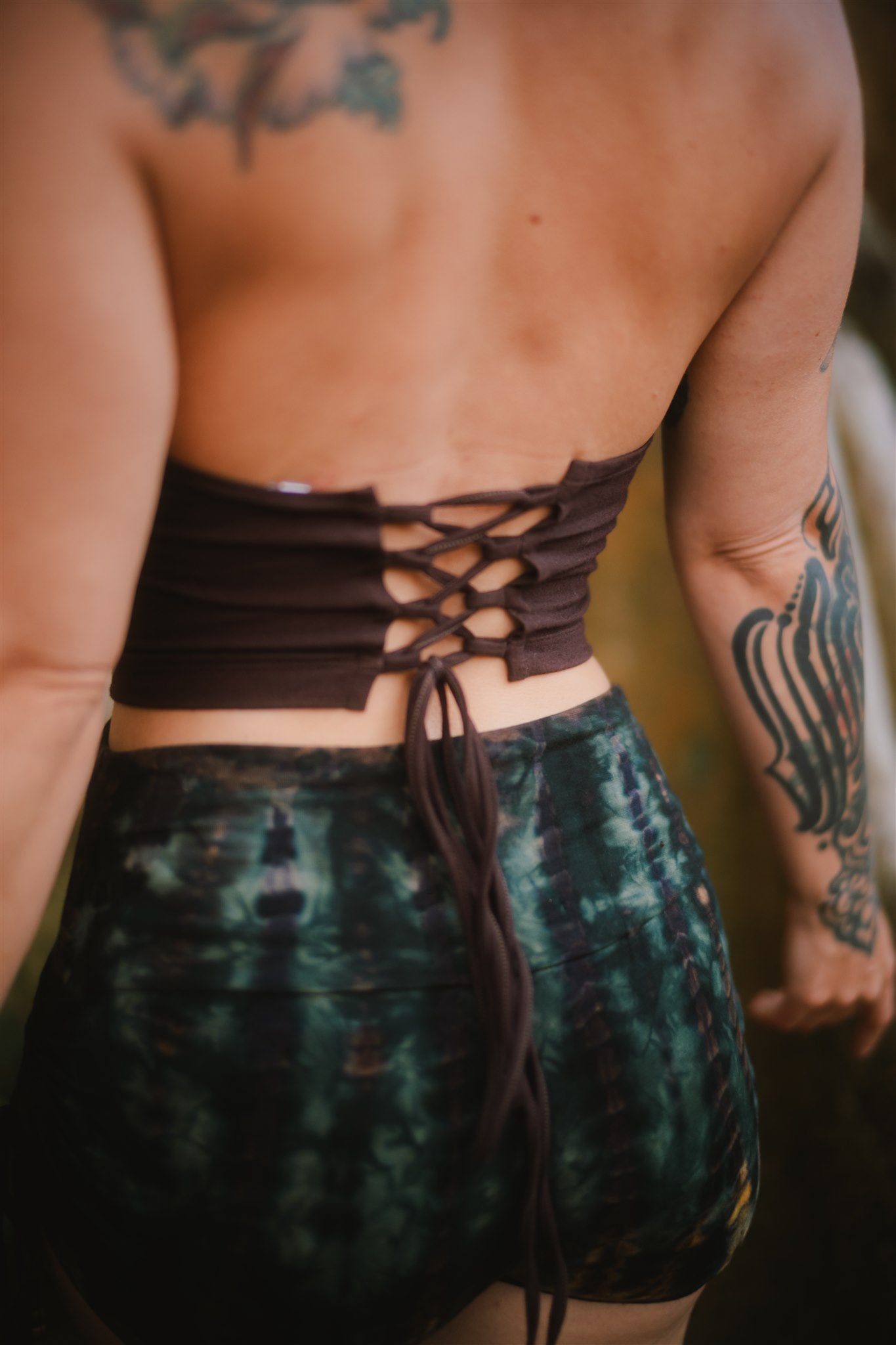 Jungle Heat Yoga Shorts Dark Green Serpent