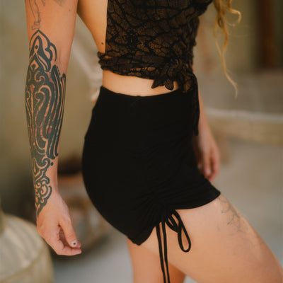 Jungle Heat Yoga Shorts Black