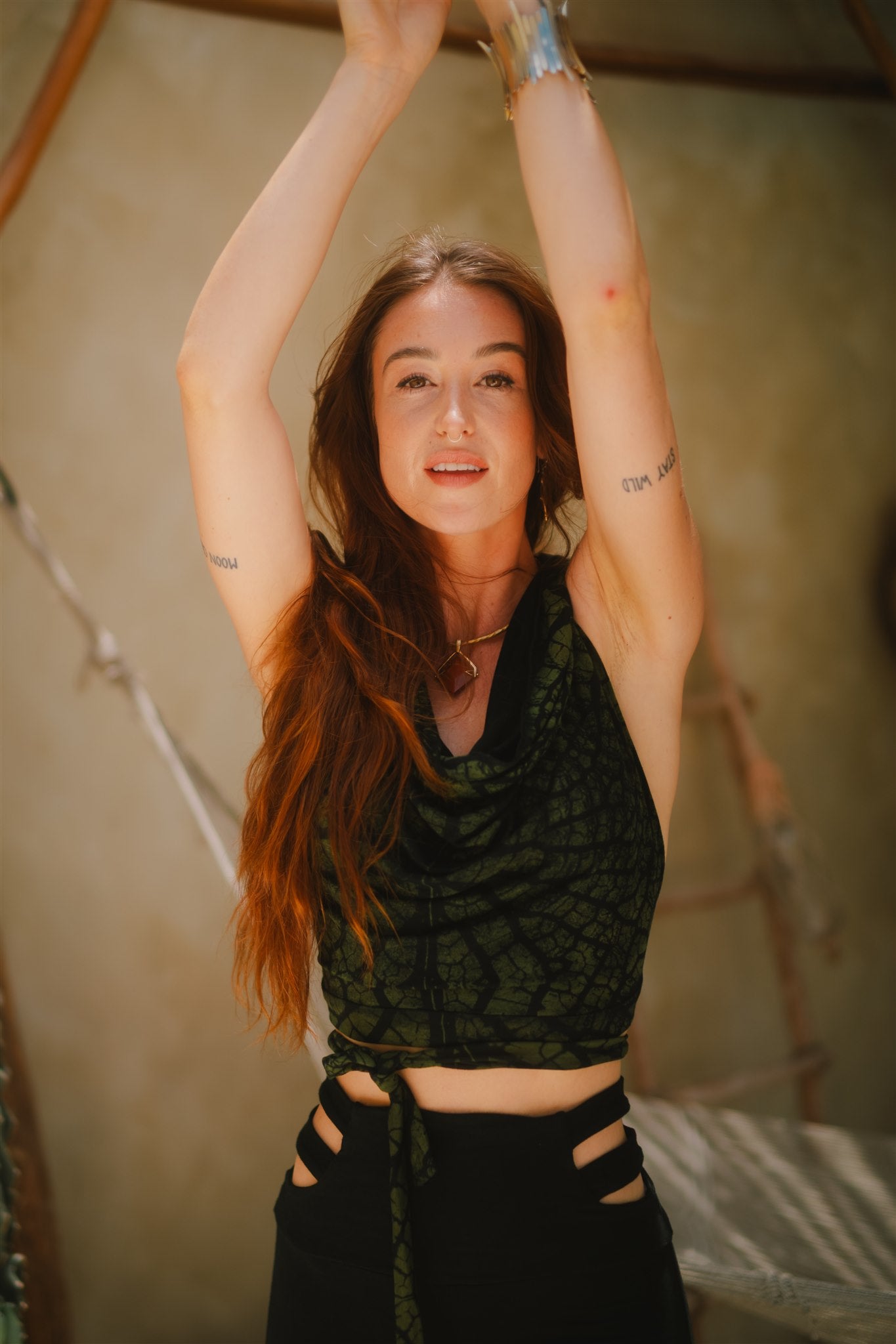 Cobra Hood Top Green Leaf